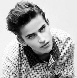 欧美诱惑男人热吻图片,欧美热吻瞬间，激情四溢的视觉冲击