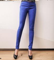 裤子欧美镂空图片女生,时尚镂空裤装，展现女性独特魅力